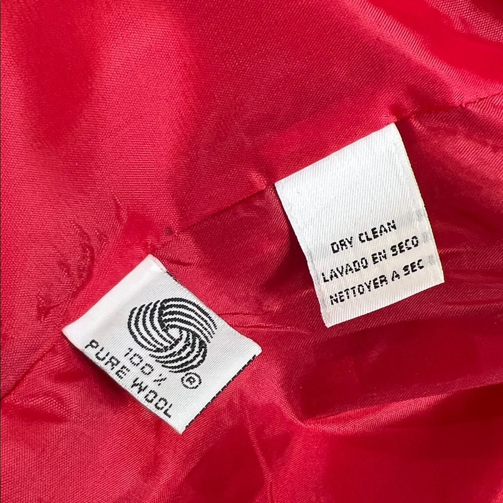 Vintage Christian Dior Red Women's Wool and Velvet Blazer - Picture 14 of 14